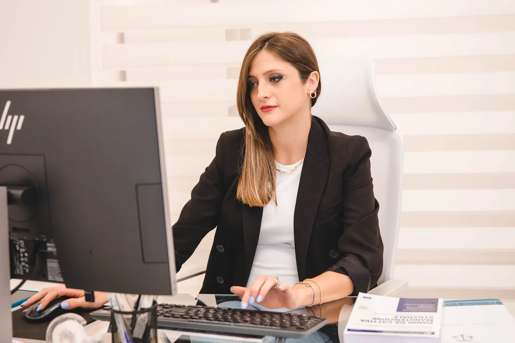 Giovanna Marzano nello studio Praesidium